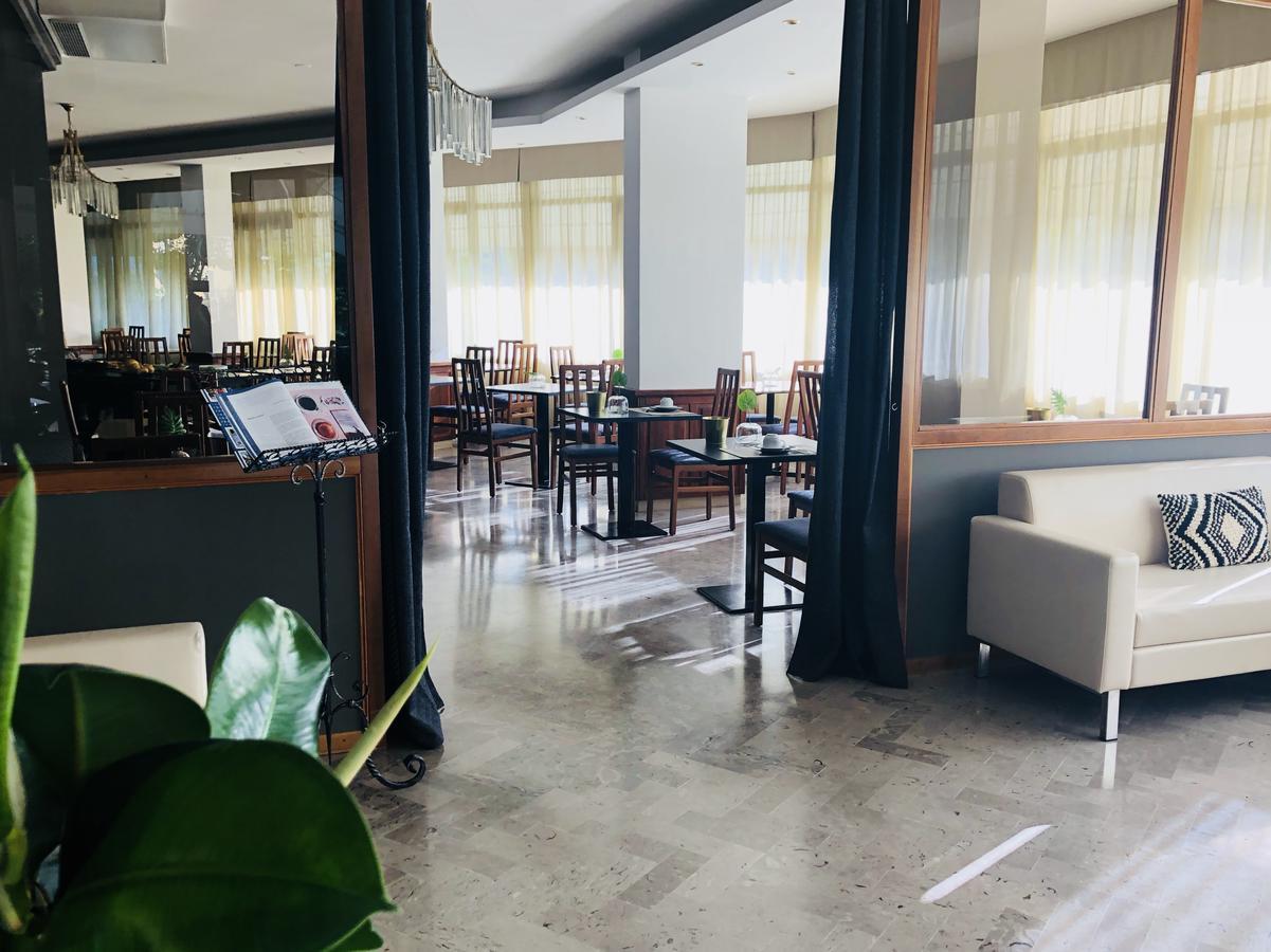 Hotel Aplo - Breakfast Experience Cervia Kültér fotó