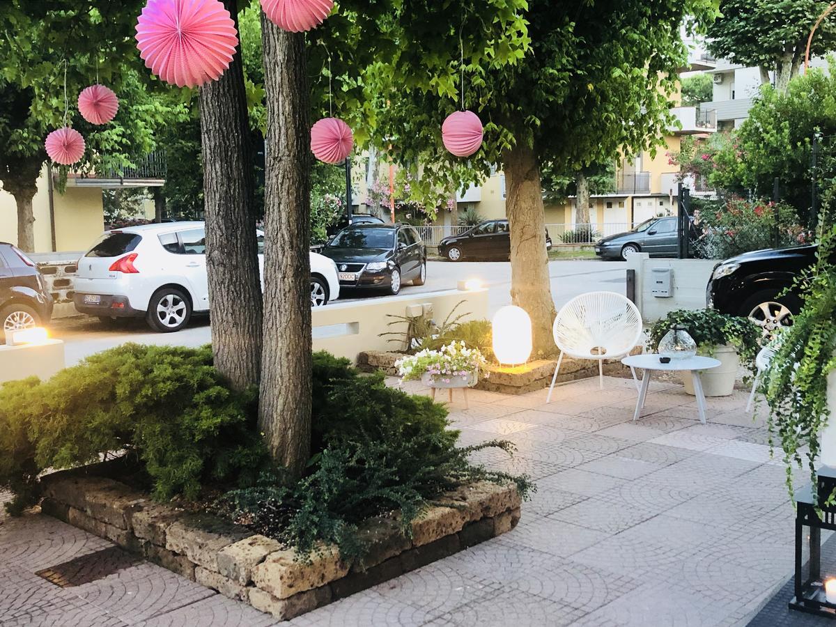 Hotel Aplo - Breakfast Experience Cervia Kültér fotó