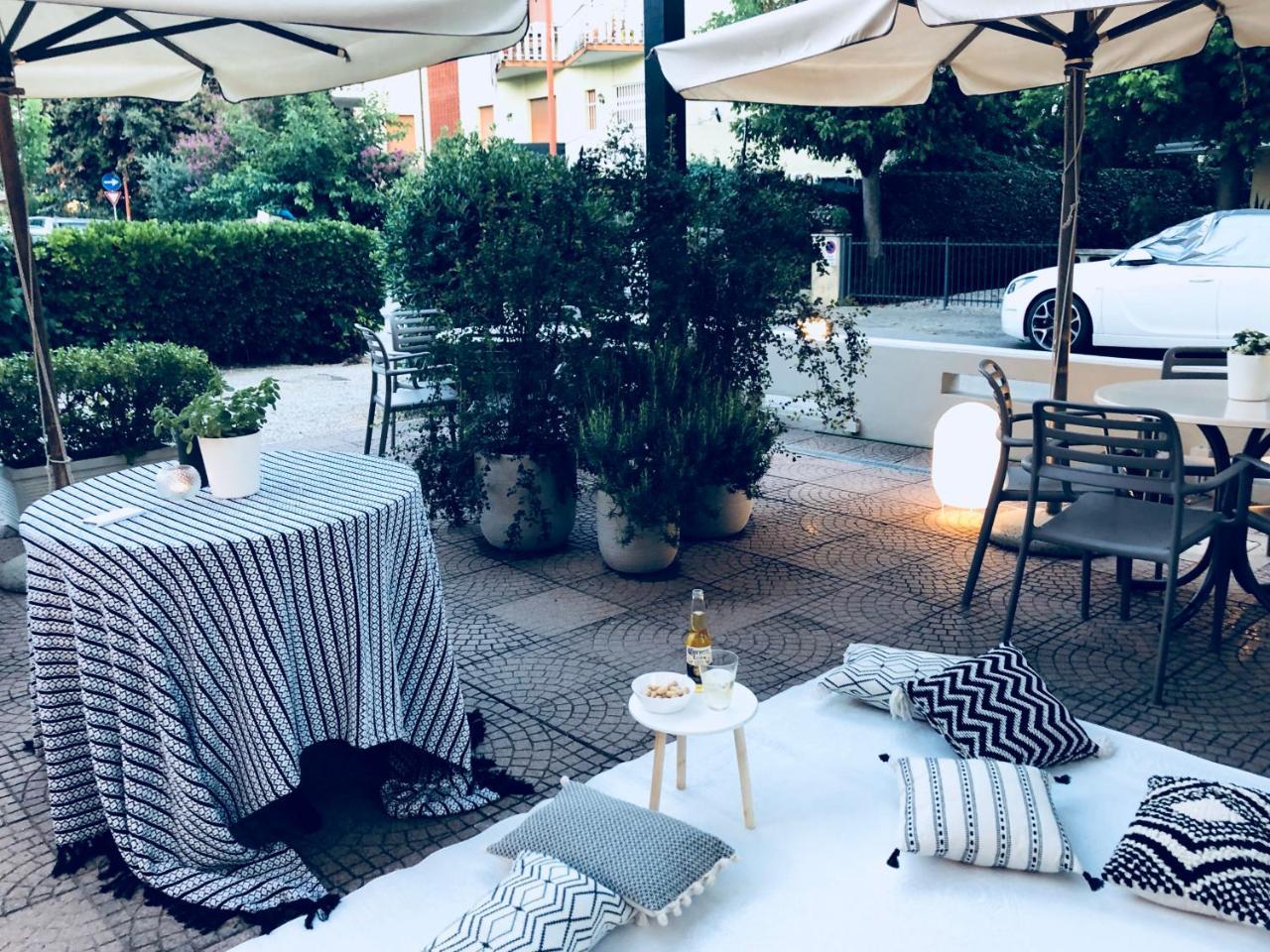 Hotel Aplo - Breakfast Experience Cervia Kültér fotó